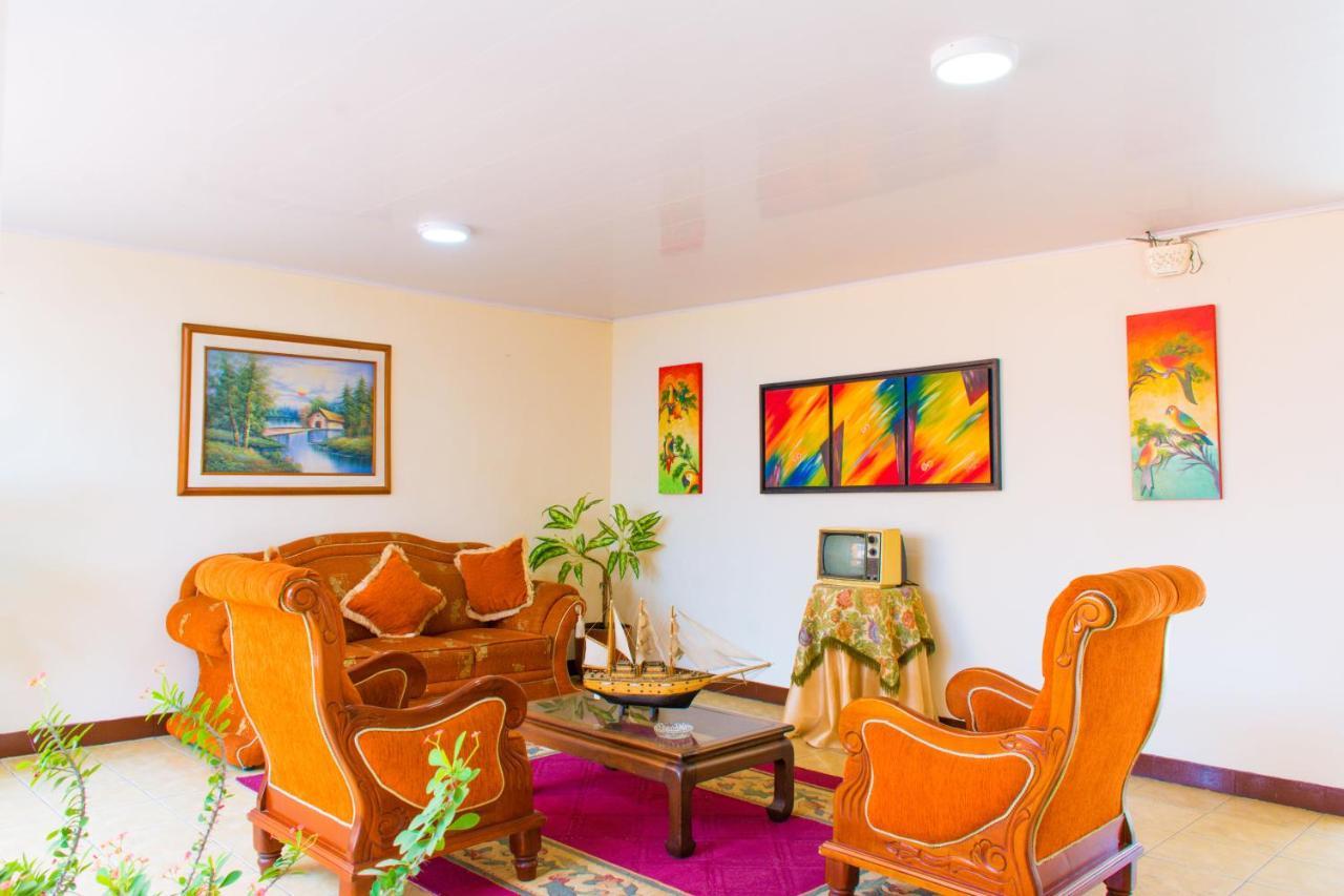 Hotel D' Oscar Кали Екстериор снимка