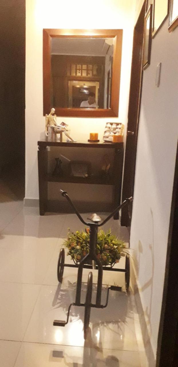 Hotel D' Oscar Кали Екстериор снимка