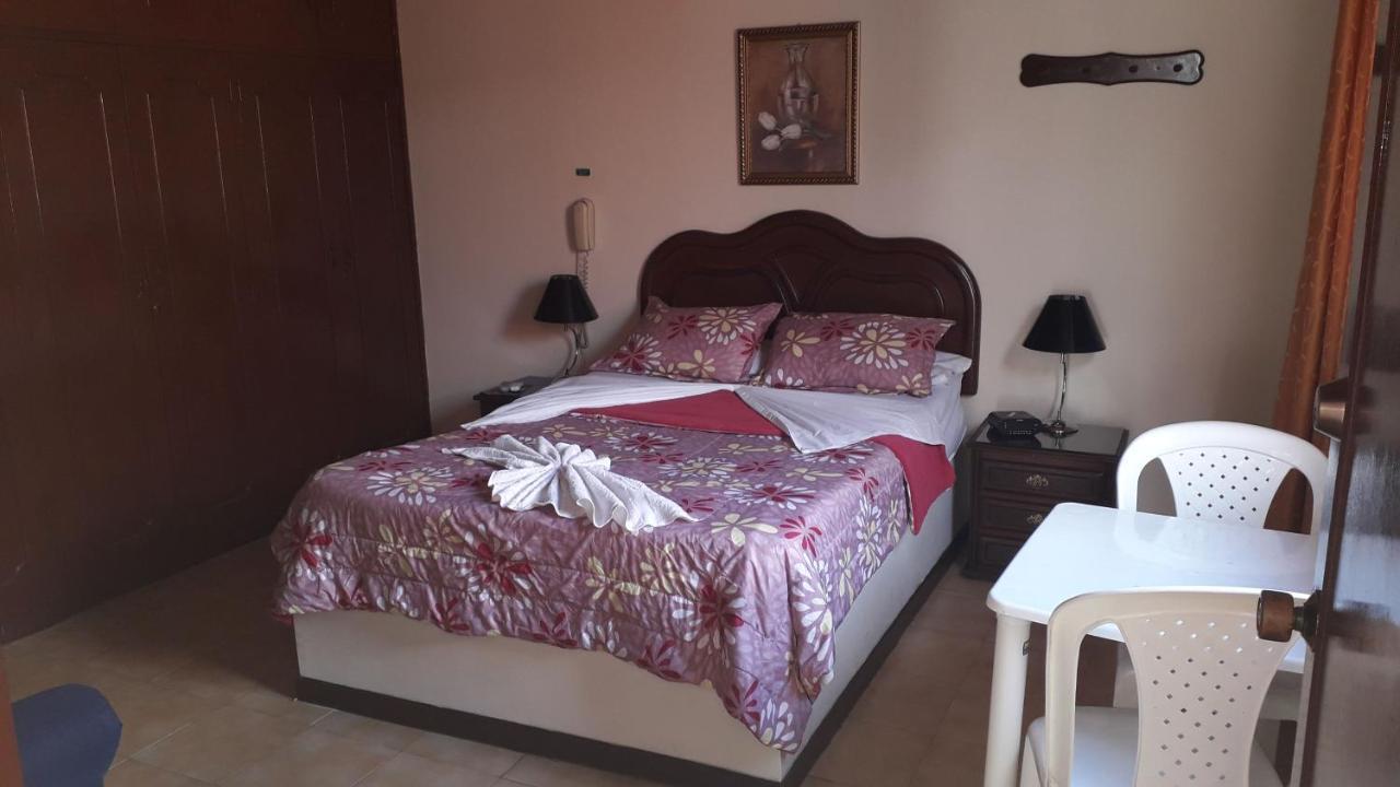 Hotel D' Oscar Кали Екстериор снимка