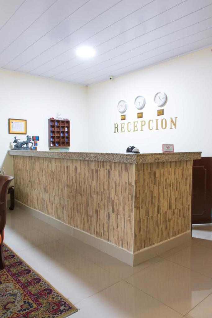 Hotel D' Oscar Кали Екстериор снимка